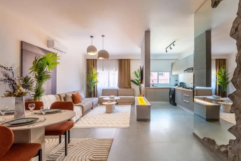 Central City Center • Prestige 2BR • Netflix • A/C