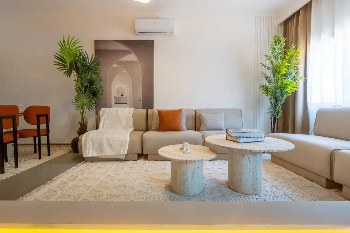 Central City Center • Prestige 2BR • Netflix • A/C